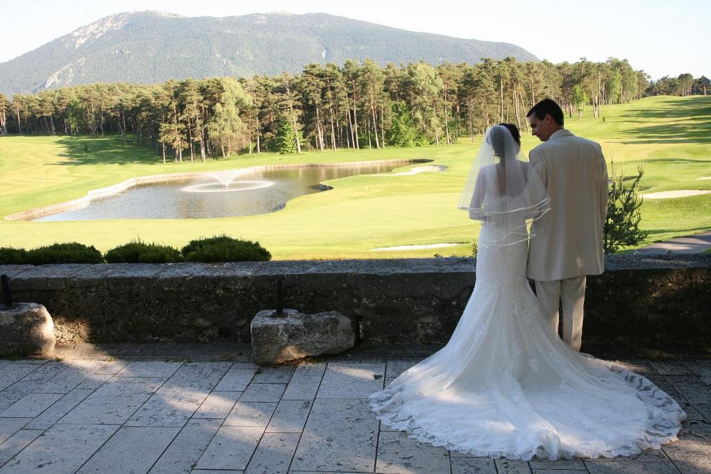 Chateau Et Golf De Taulane La Martre Екстер'єр фото