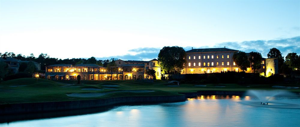 Готель Chateau Et Golf De Taulane La Martre Екстер'єр фото