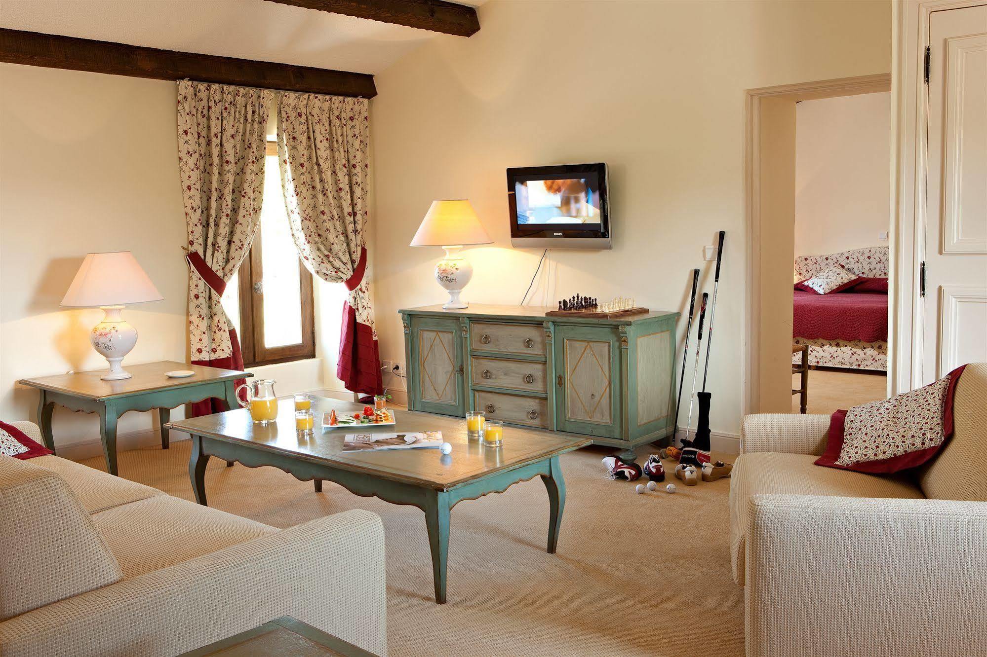 Chateau Et Golf De Taulane La Martre Екстер'єр фото