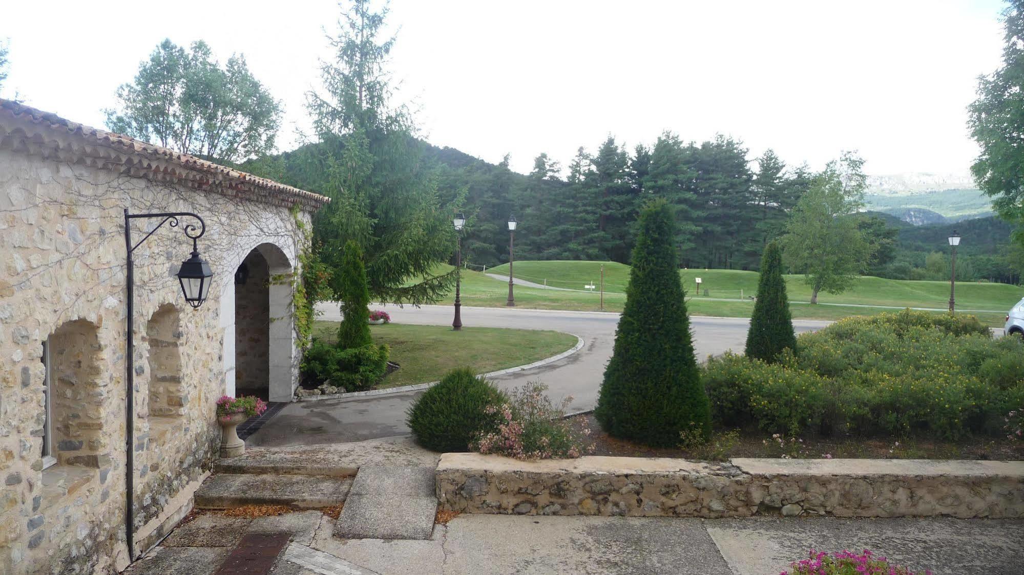 Chateau Et Golf De Taulane La Martre Екстер'єр фото