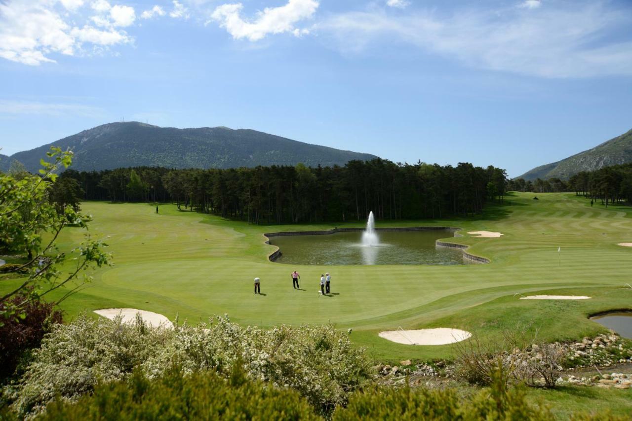 Chateau Et Golf De Taulane La Martre Екстер'єр фото