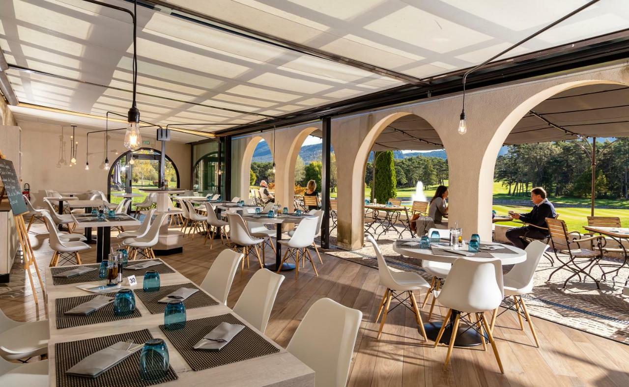 Chateau Et Golf De Taulane La Martre Екстер'єр фото