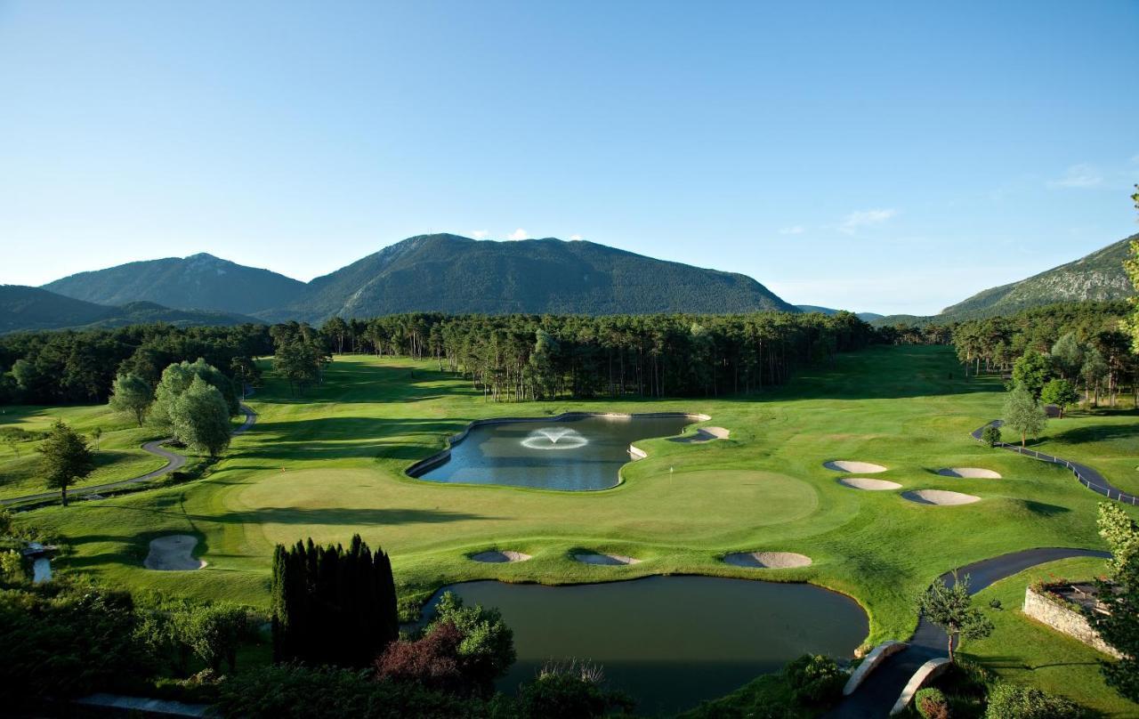 Chateau Et Golf De Taulane La Martre Номер фото